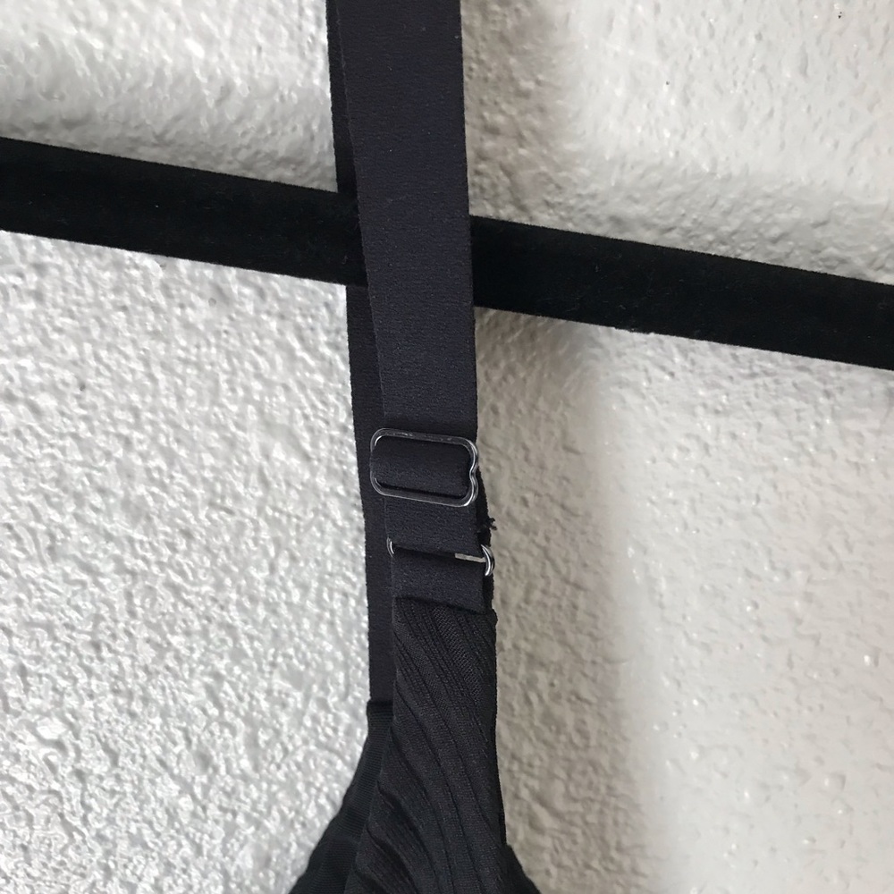 Victoria’s Secret sport black ribbed bodysuit size Small - Picture 5 of 7